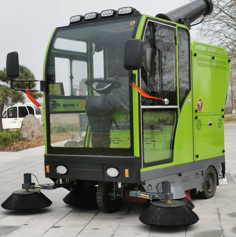 连云港道路清洁广泛应用电动环卫清扫车